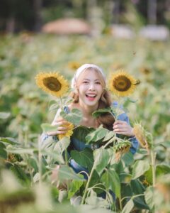 เน็ตไอดอลสาว