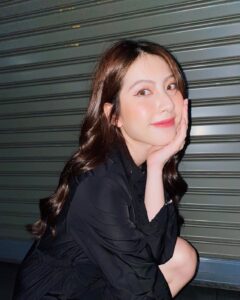 นักร้องสาว