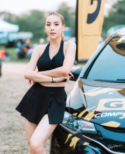 พริตตี้