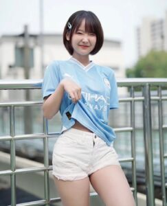 สาวผมสั้น