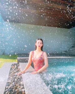 โม อมีนา